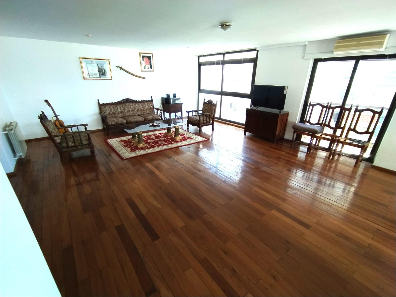 Piso entero en Nueva Cordoba con cochera – foto 4