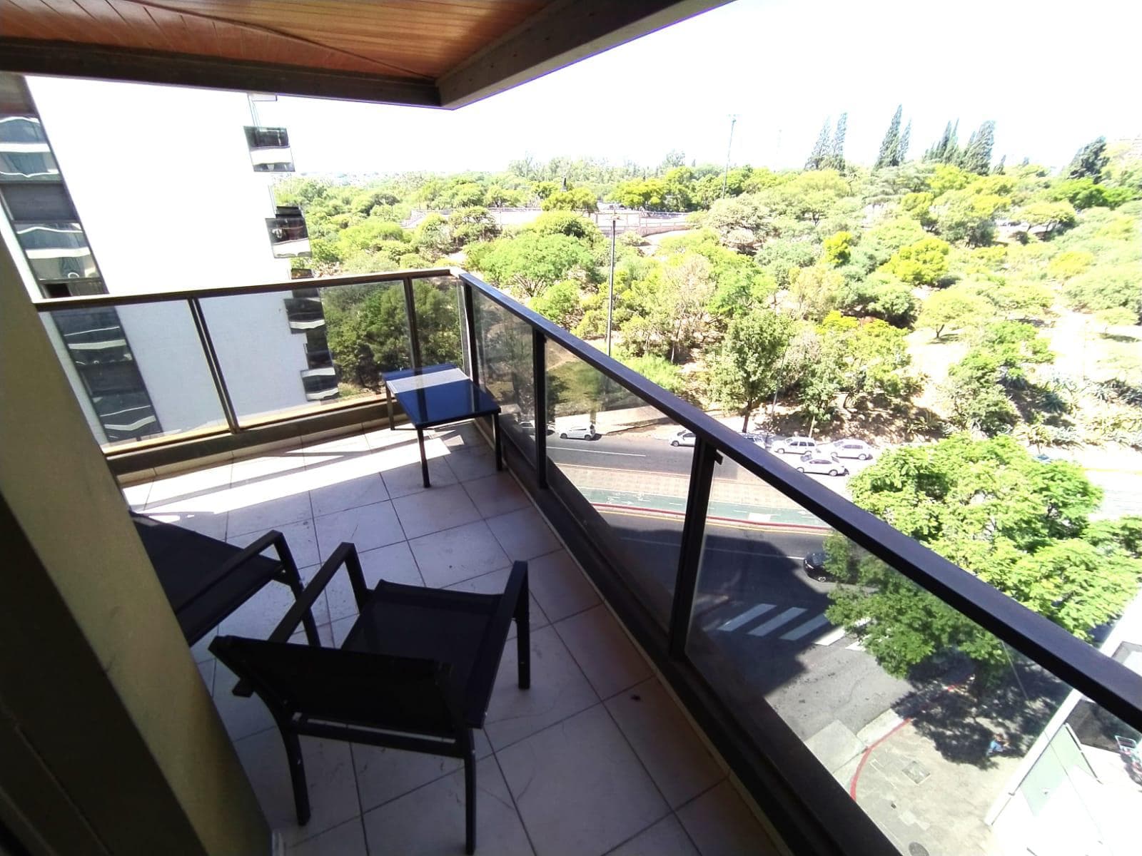 Piso entero en Nueva Cordoba con cochera – foto 8